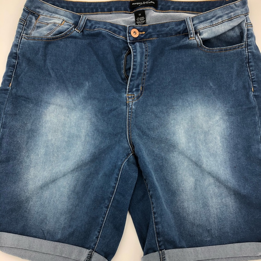 Women’s Shorts size 22